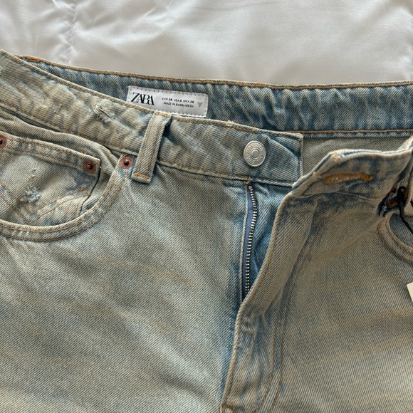 Mid-Rise Boot-Cut Jeans — Size 6, Zara - Picture 5 of 7